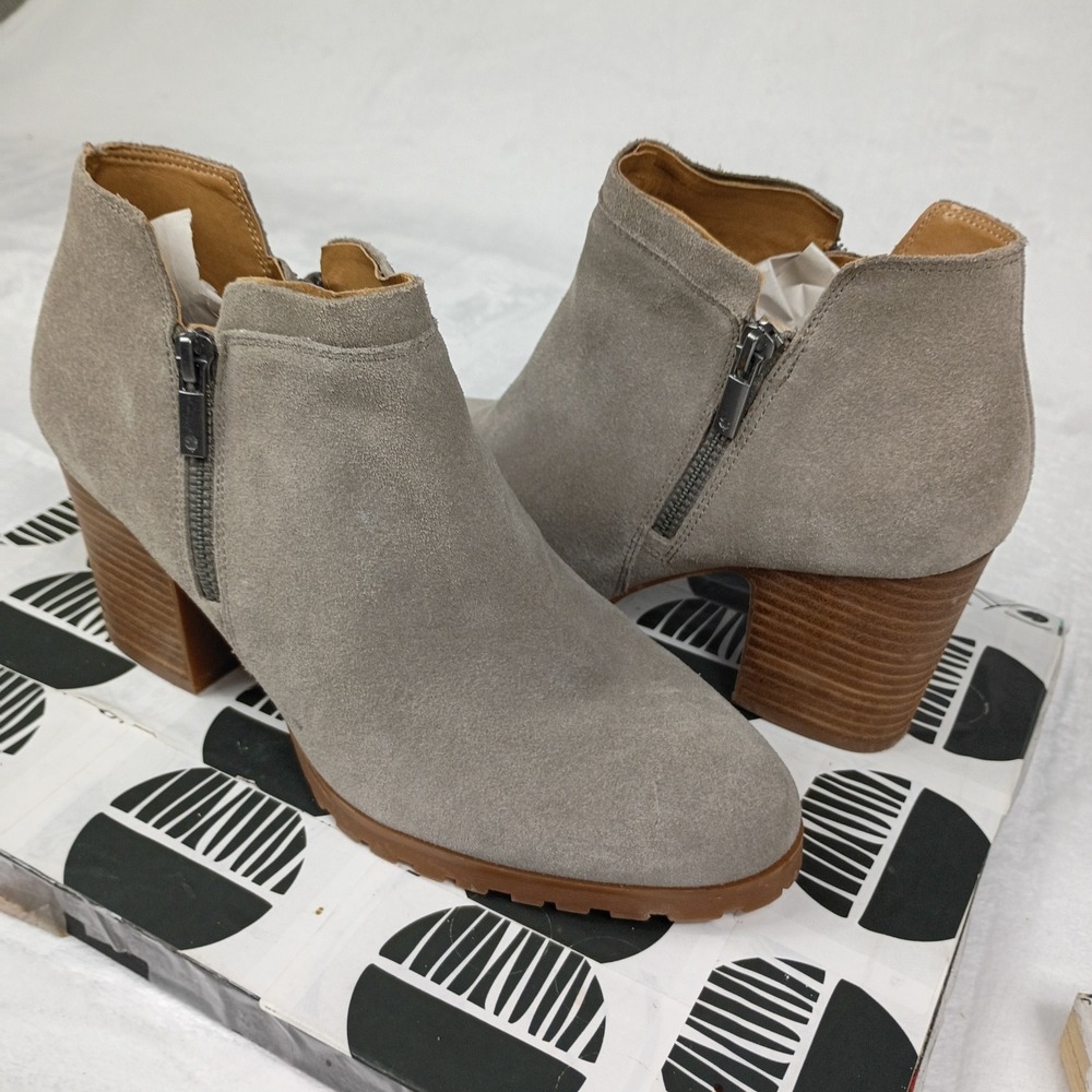 Lucky Brand Grey Suede Ankle Boots Lug Sole Block Heel Size 8.5M
